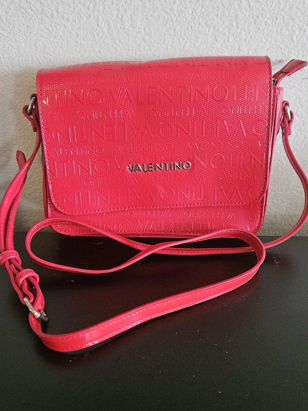 Mario Valentino Serenity Rosso (VBS1OM05)  NWT Unattached